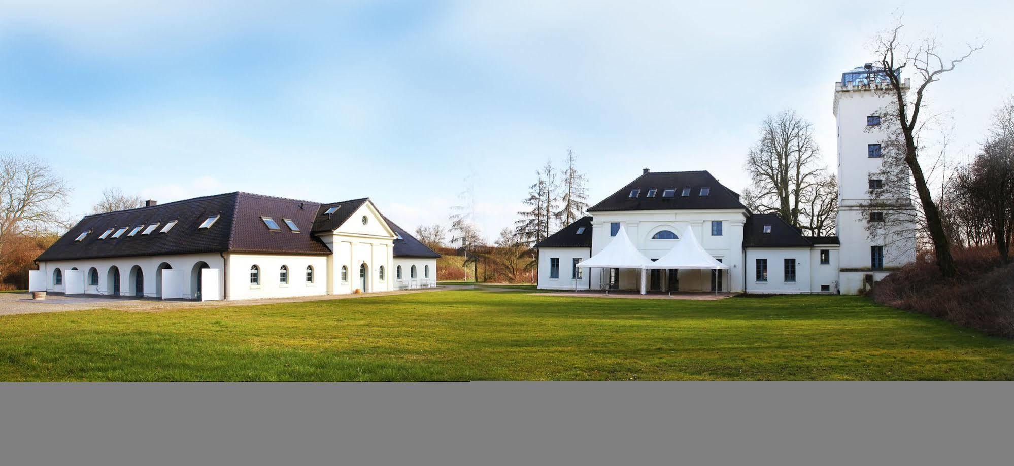 Отель Elbzollhaus Dessau Экстерьер фото