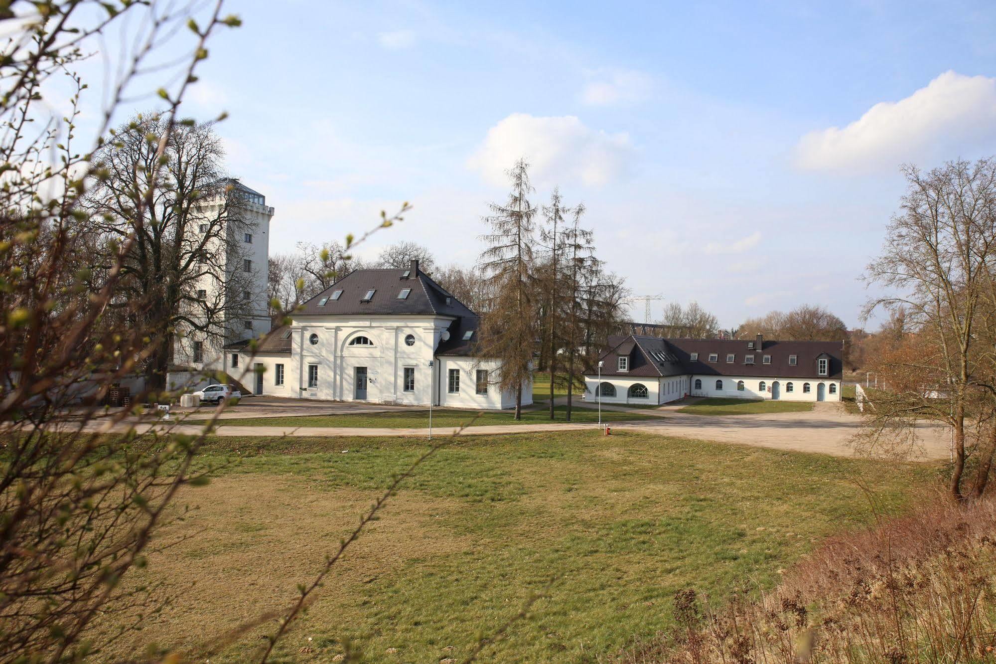 Отель Elbzollhaus Dessau Экстерьер фото